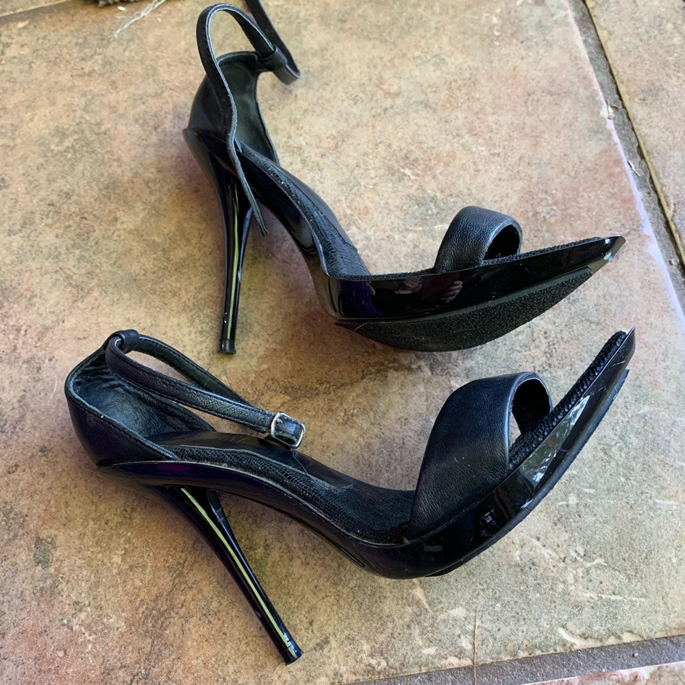 Colin Stuart Black Pointy Toe Ankle Strap Sandals